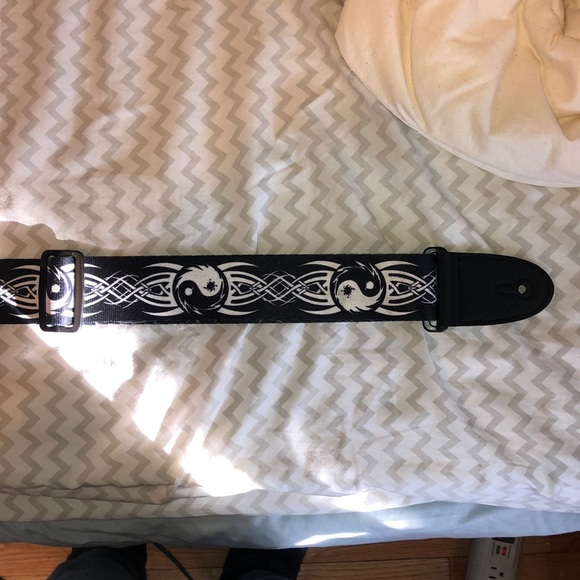 ( Sold ) Ying Yang Guitar Strap - Picture 4 of 5